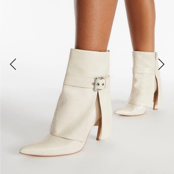 Ankle Boot - Picture 3 of 9